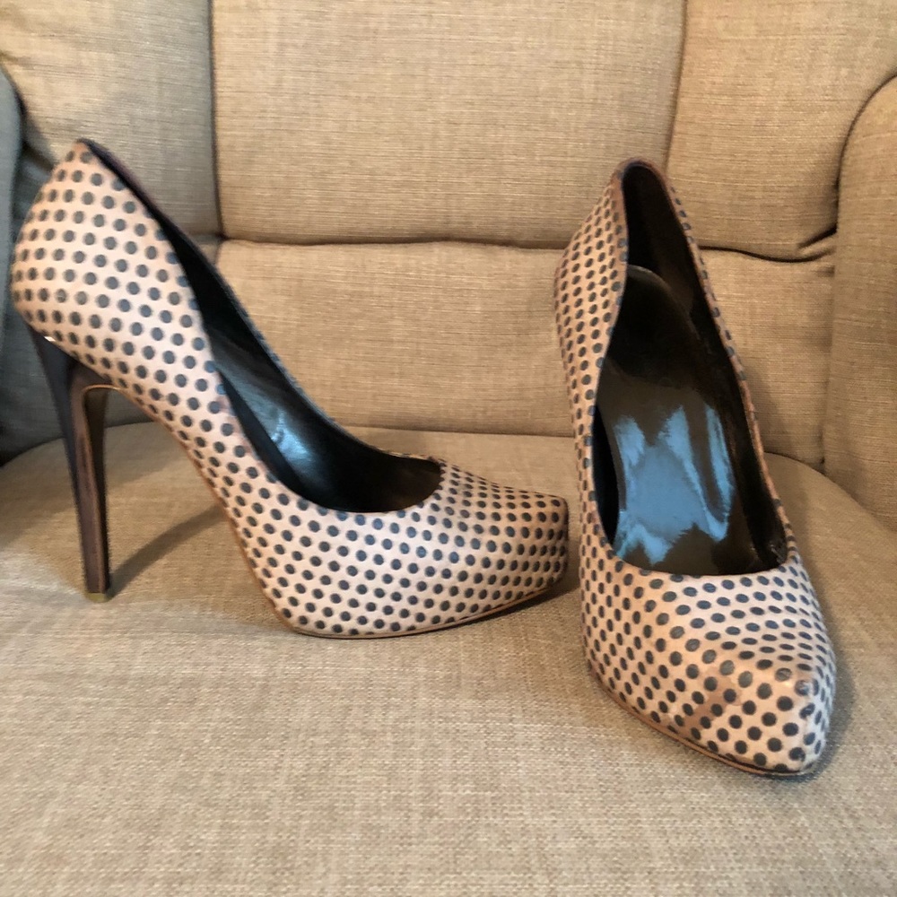 Jessica Simpson Pumps - Picture 2 of 3